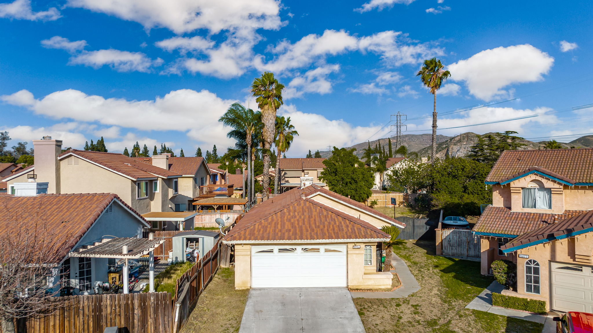 11379 Oak Knoll Dr, Fontana, CA 92337, USA Photo 2