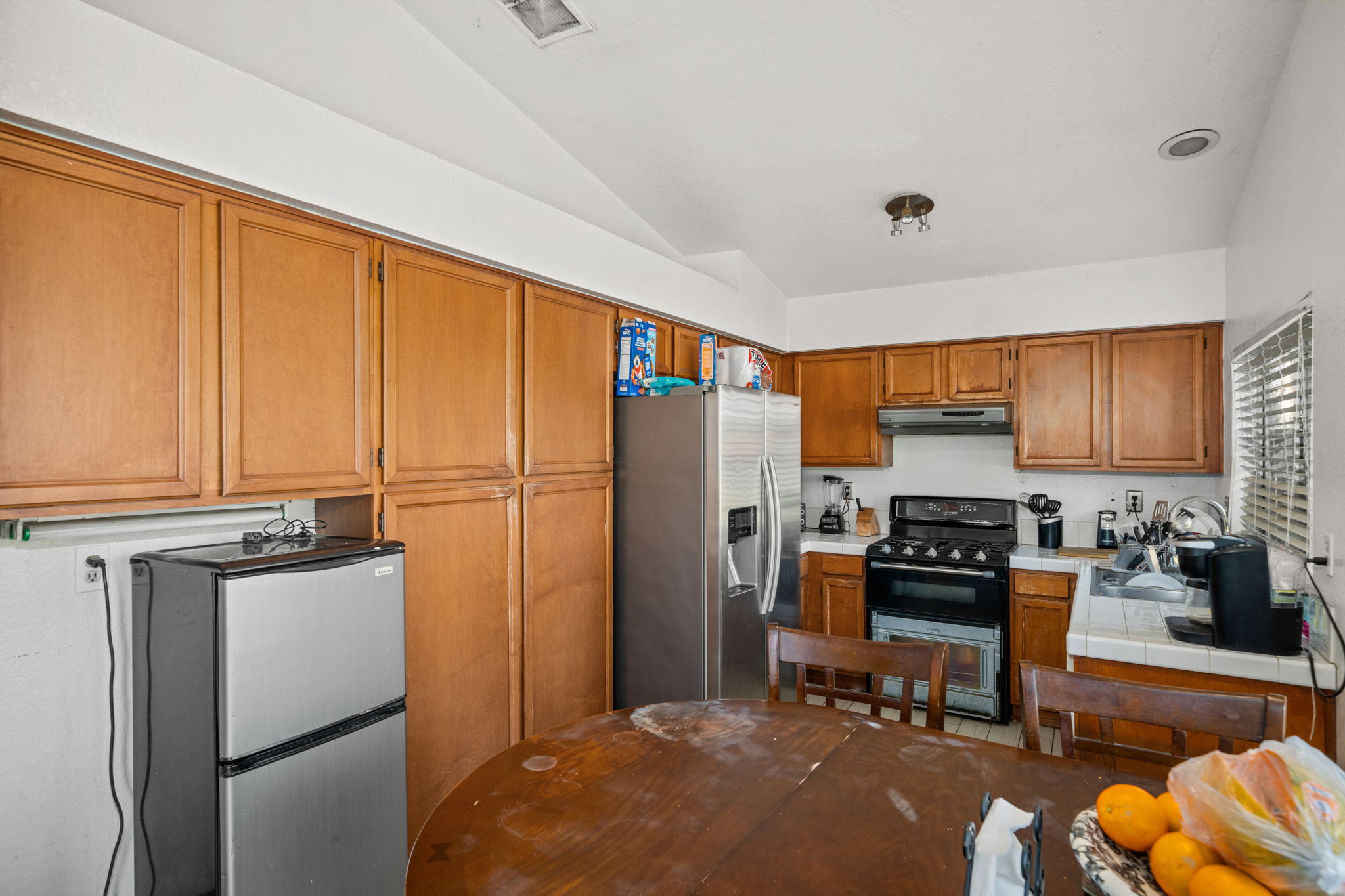 11379 Oak Knoll Dr, Fontana, CA 92337, USA Photo 9