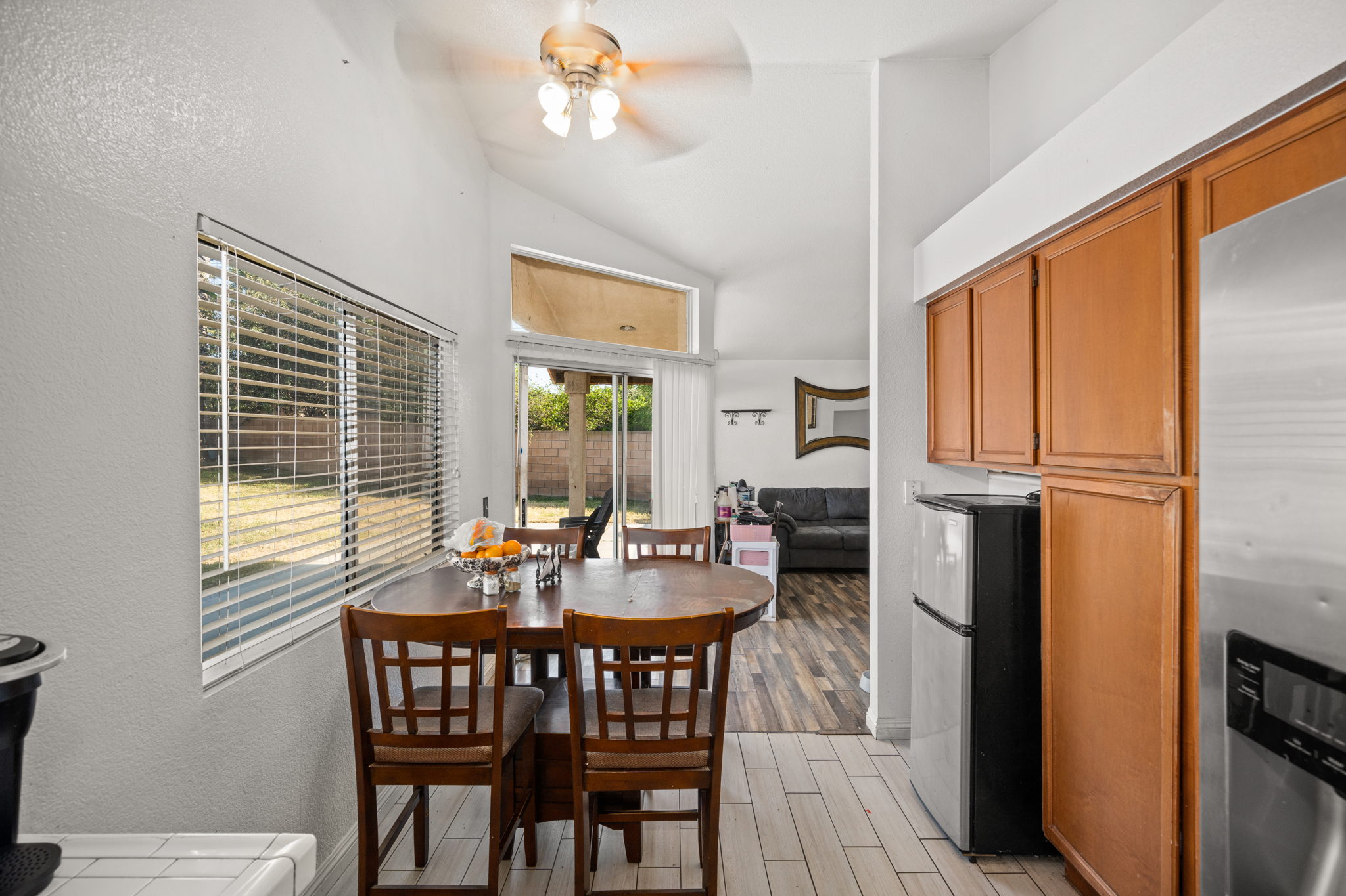 11379 Oak Knoll Dr, Fontana, CA 92337, USA Photo 12