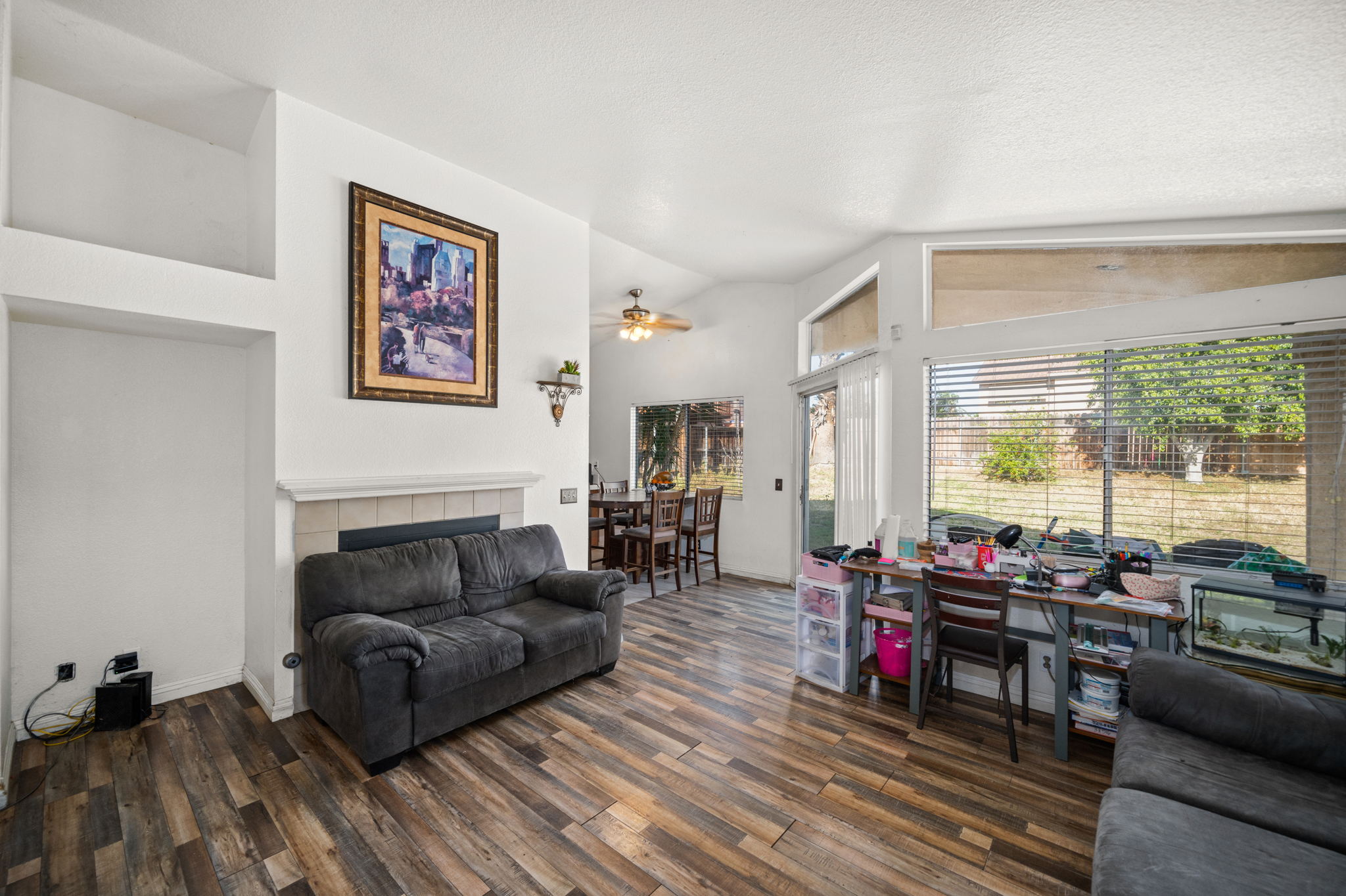 11379 Oak Knoll Dr, Fontana, CA 92337, USA Photo 6