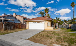 11379 Oak Knoll Dr, Fontana, CA 92337, USA Photo 4