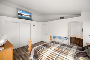 11379 Oak Knoll Dr, Fontana, CA 92337, USA Photo 13