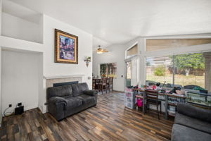 11379 Oak Knoll Dr, Fontana, CA 92337, USA Photo 5