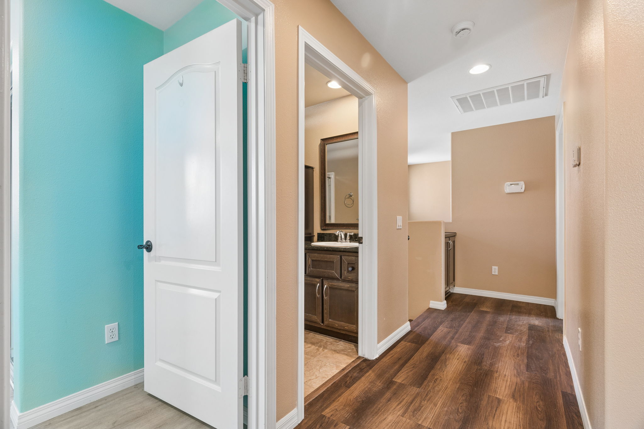  Photo 35