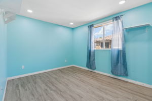  Photo 35