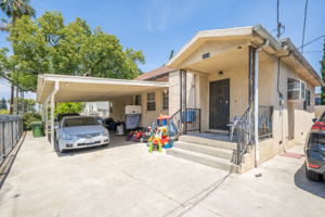  1138 W 38th St, Los Angeles, CA 90037, US Photo 22