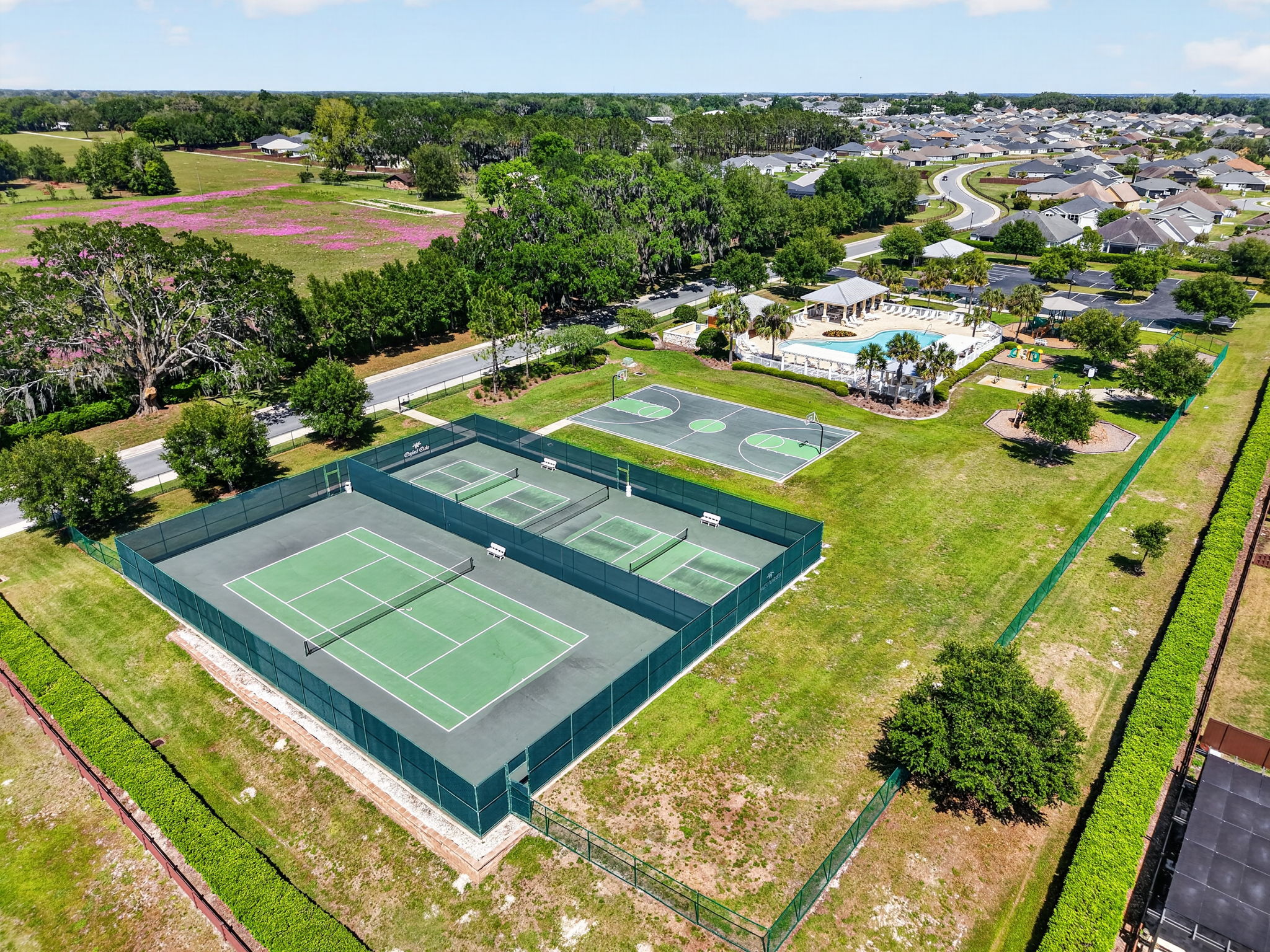 Oxford Oaks Amenities