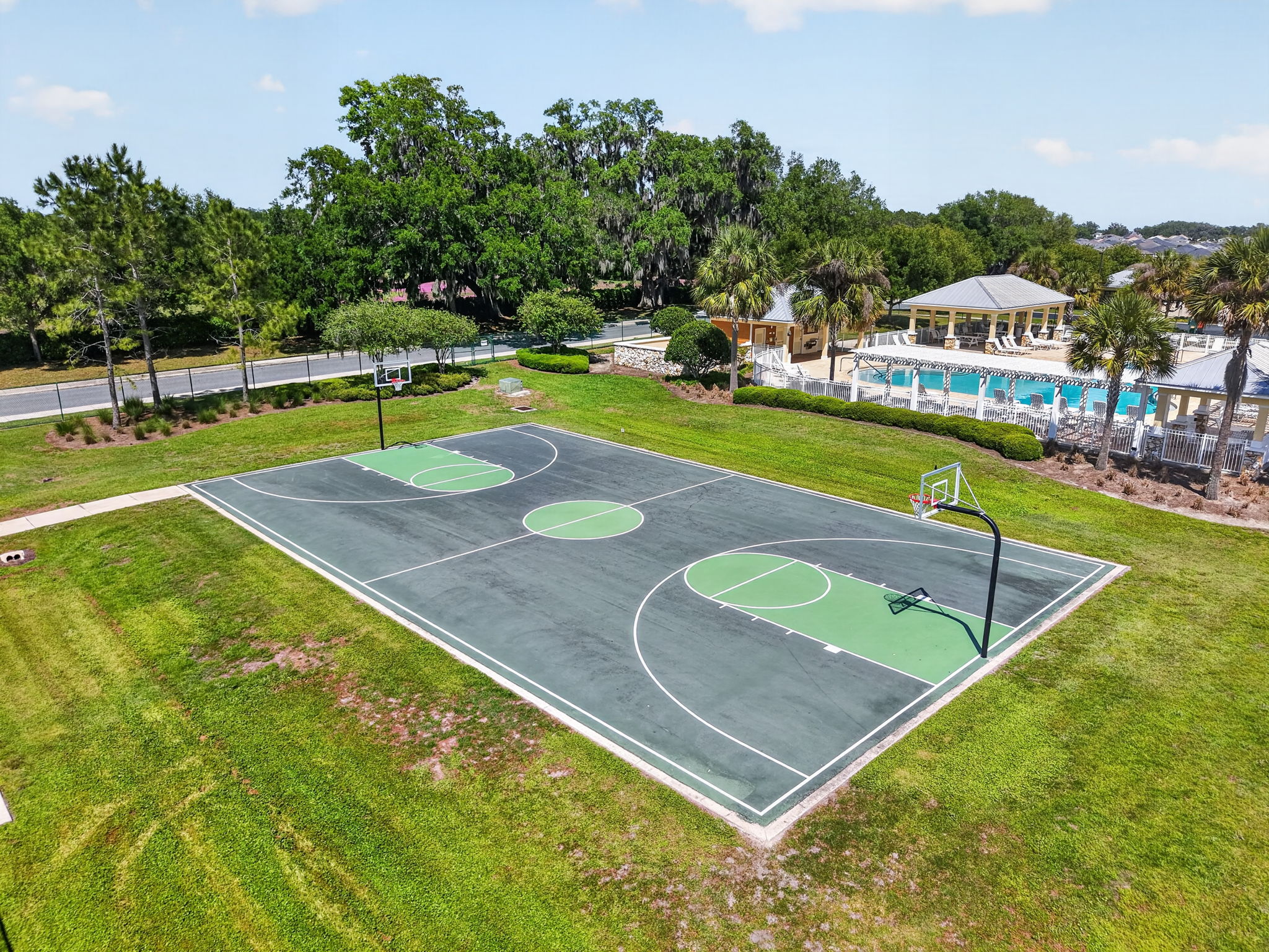 Oxford Oaks Amenities