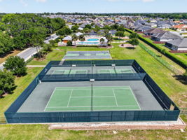 Oxford Oaks Amenities