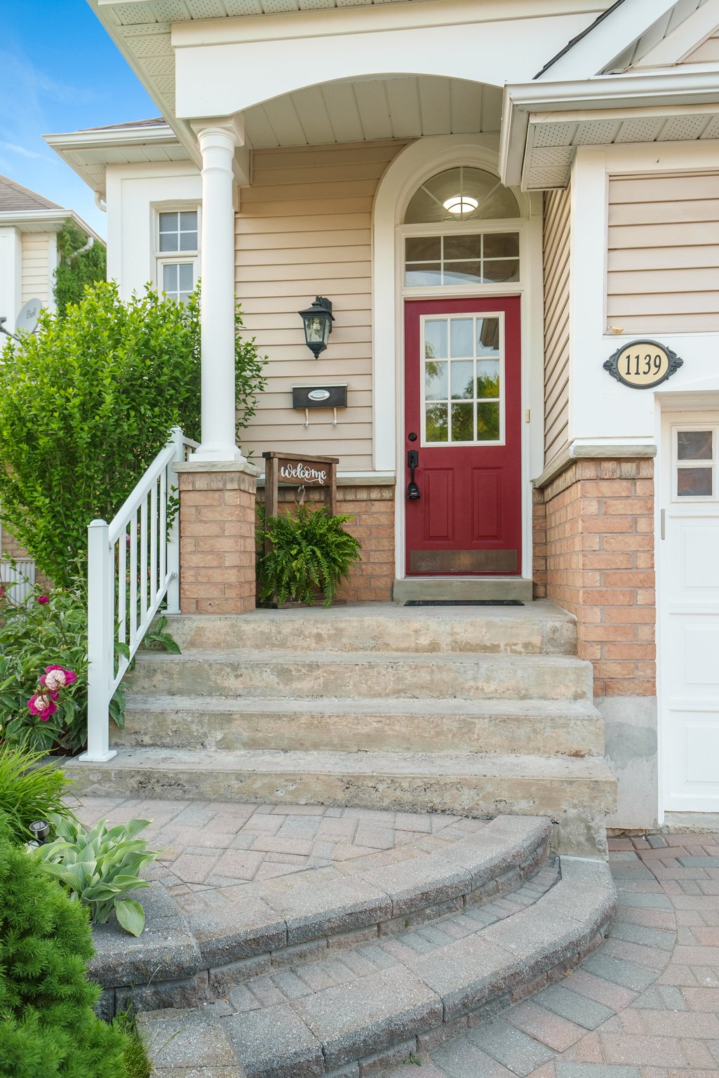 1139 Timberland Crescent Oshawa, ON L1K 2K8