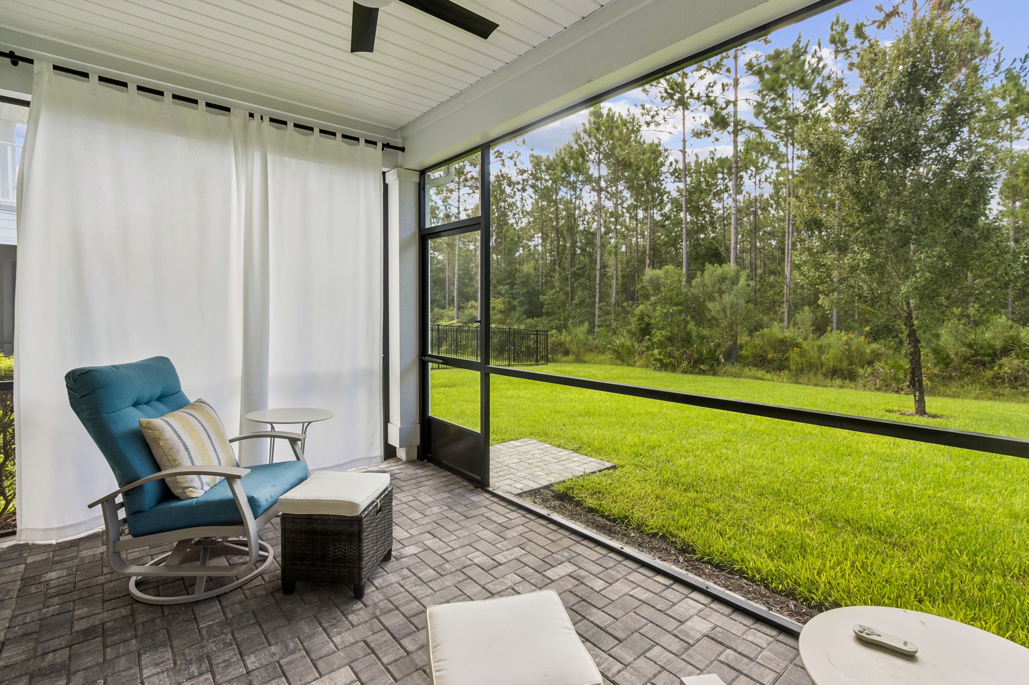 Screened-in Porch