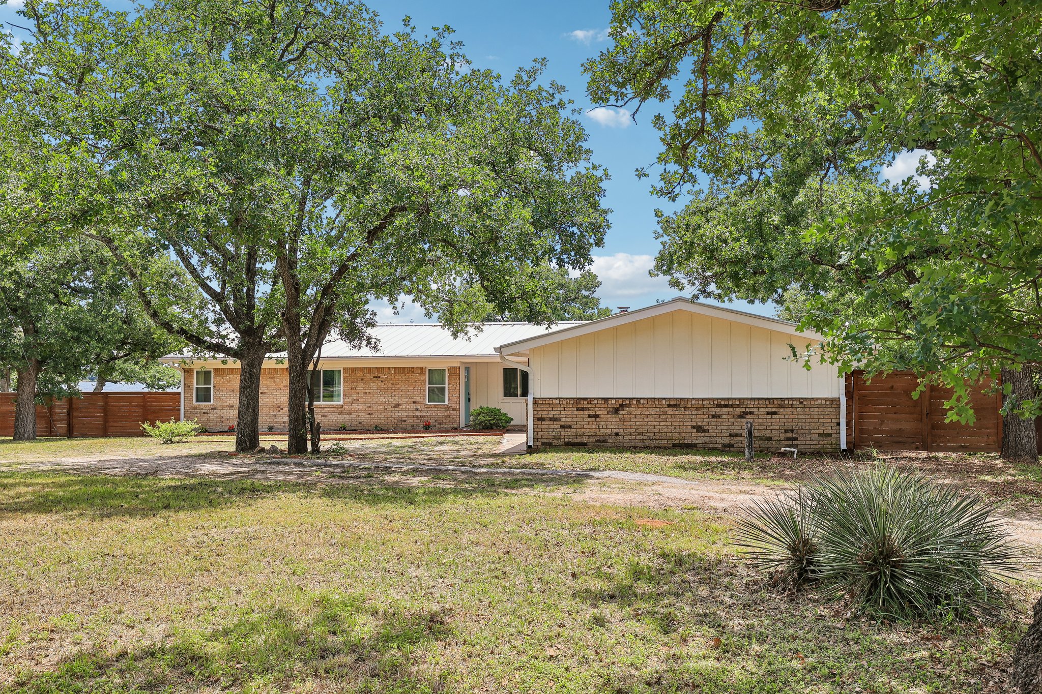 Agarita Dr-S0505-004.jpg