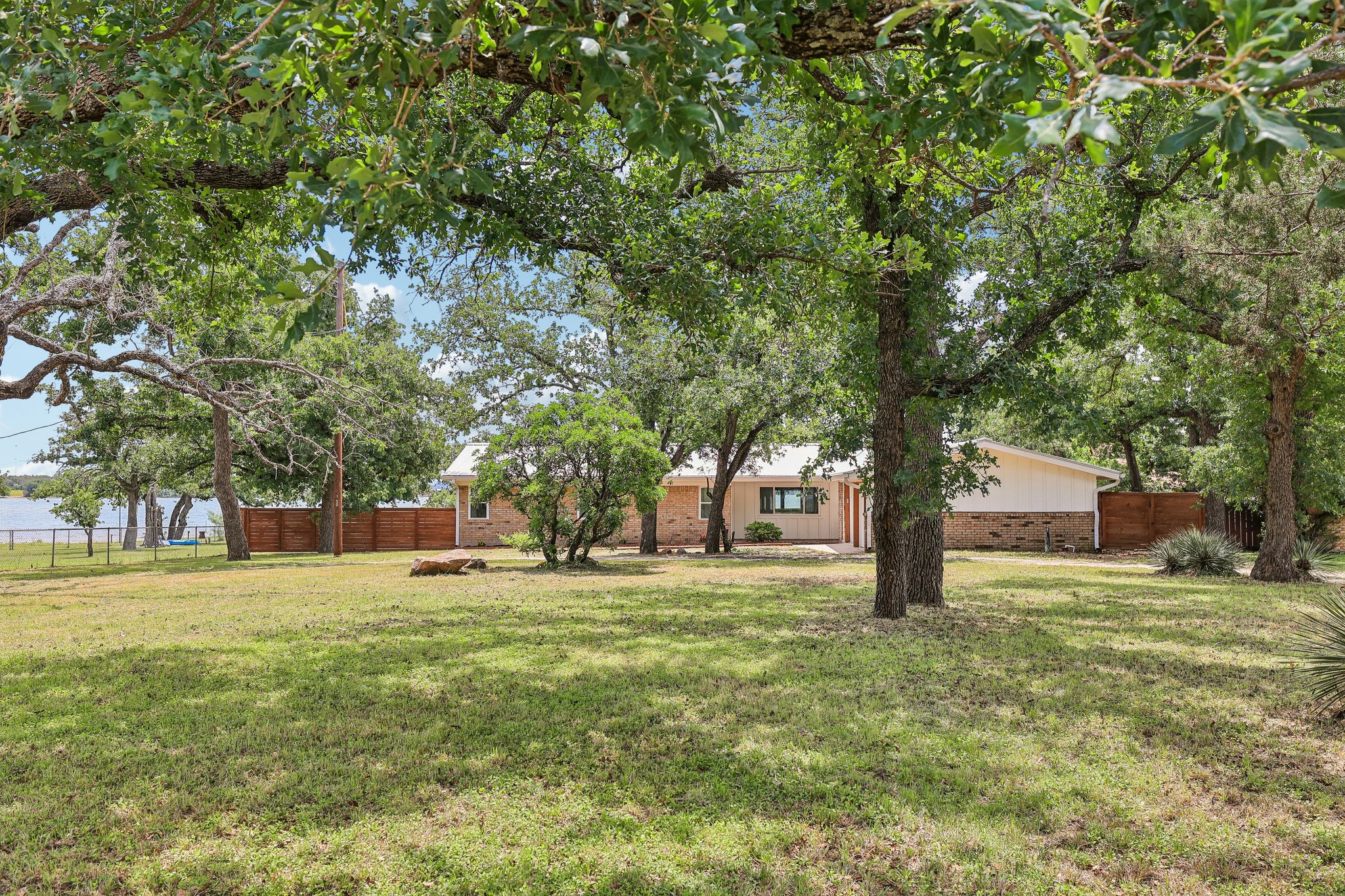 Agarita Dr-S0505-005.jpg