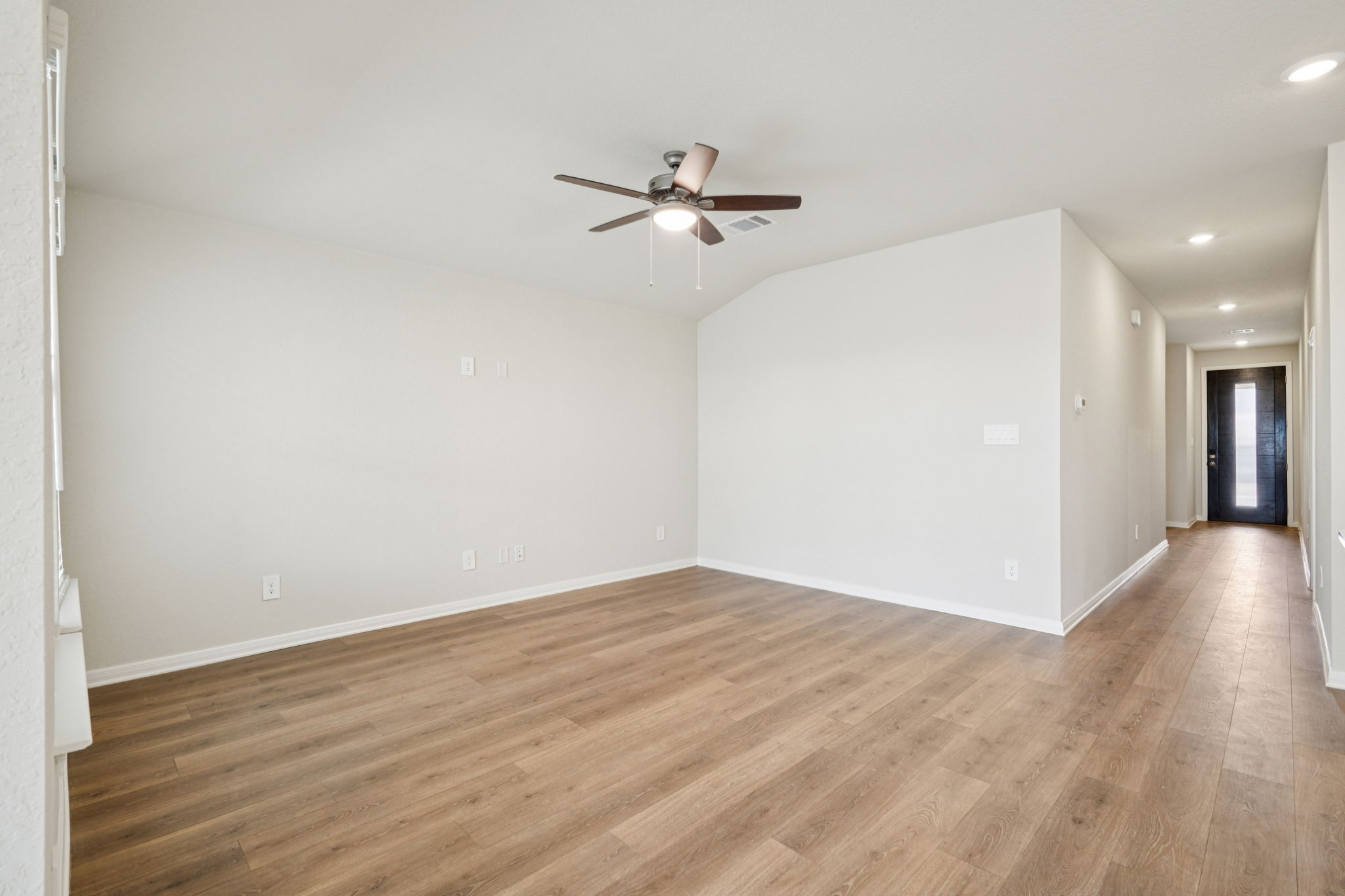 San Antonio - Legendary Trails - 114 Barton Point Schertz TX 78108 - 005