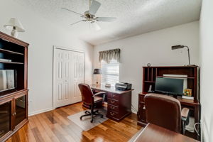 Center Oak Cir-023