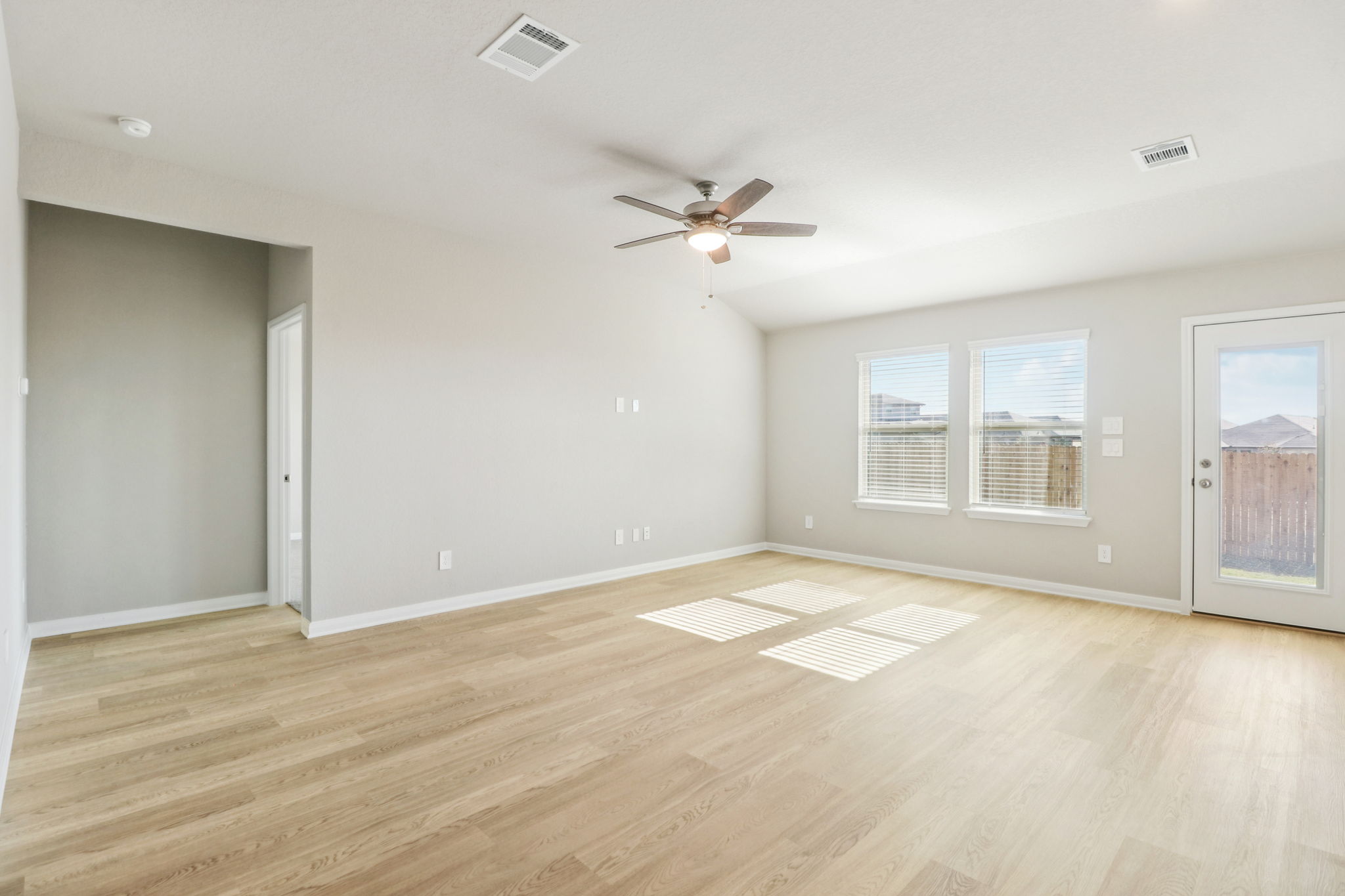 San Antonio East - Legendary Trails - 114 Dakota Ridge Schertz TX 78108 - 006