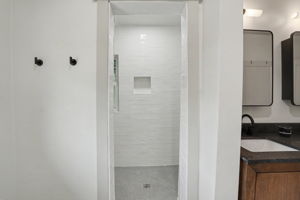  Photo 49