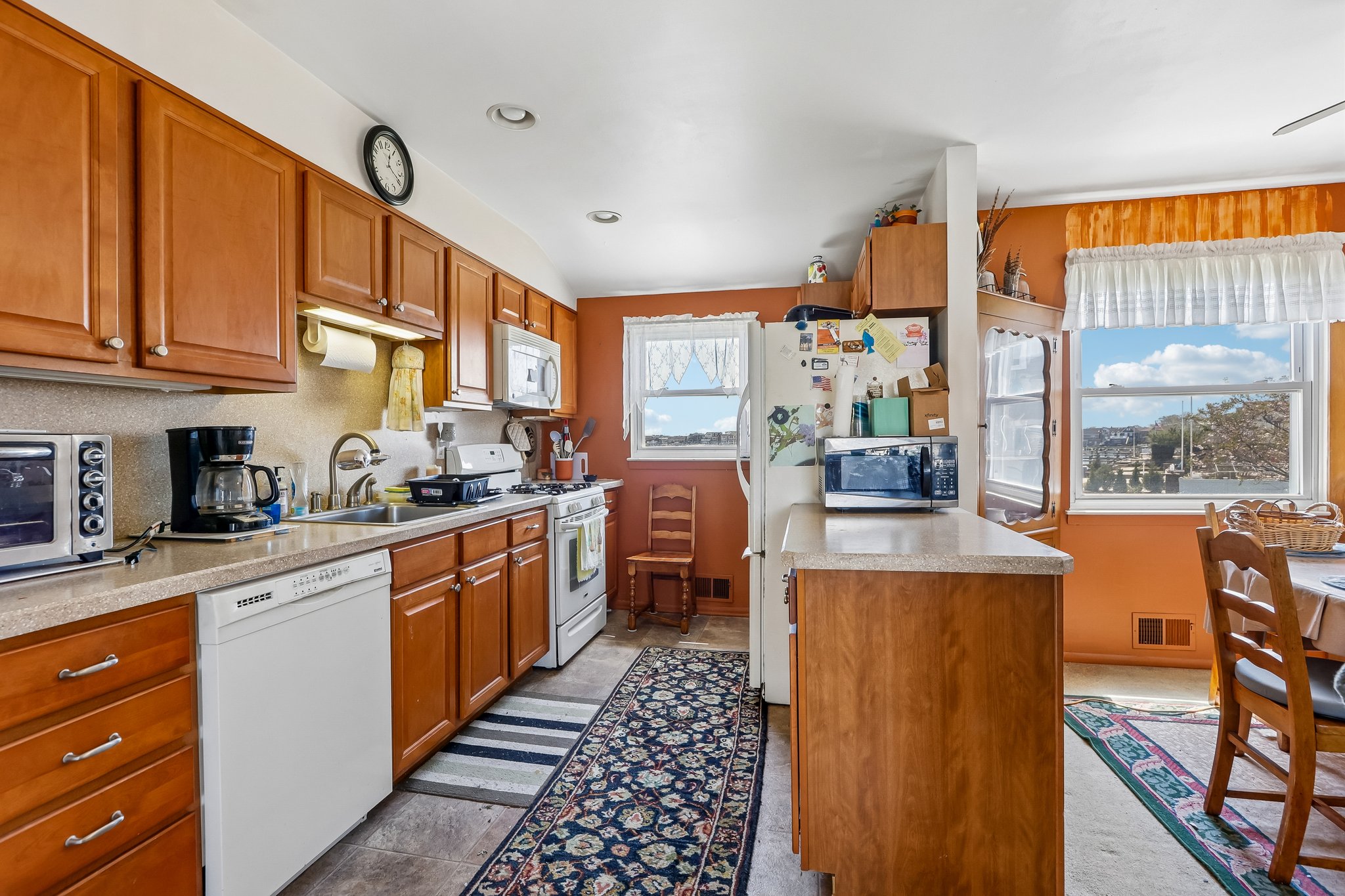 Harvard Ave-S2404-010.jpg