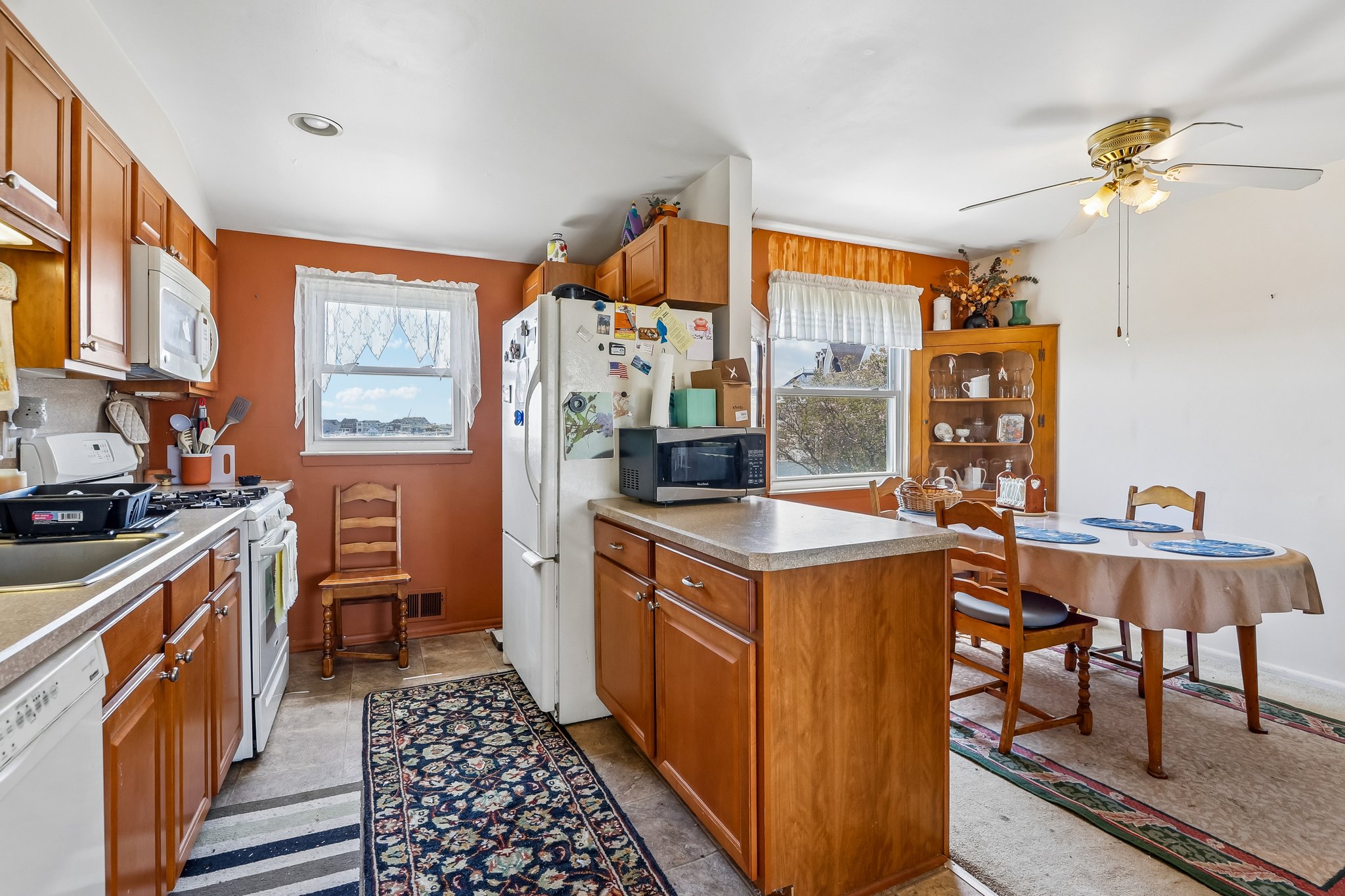 Harvard Ave-S2404-011.jpg