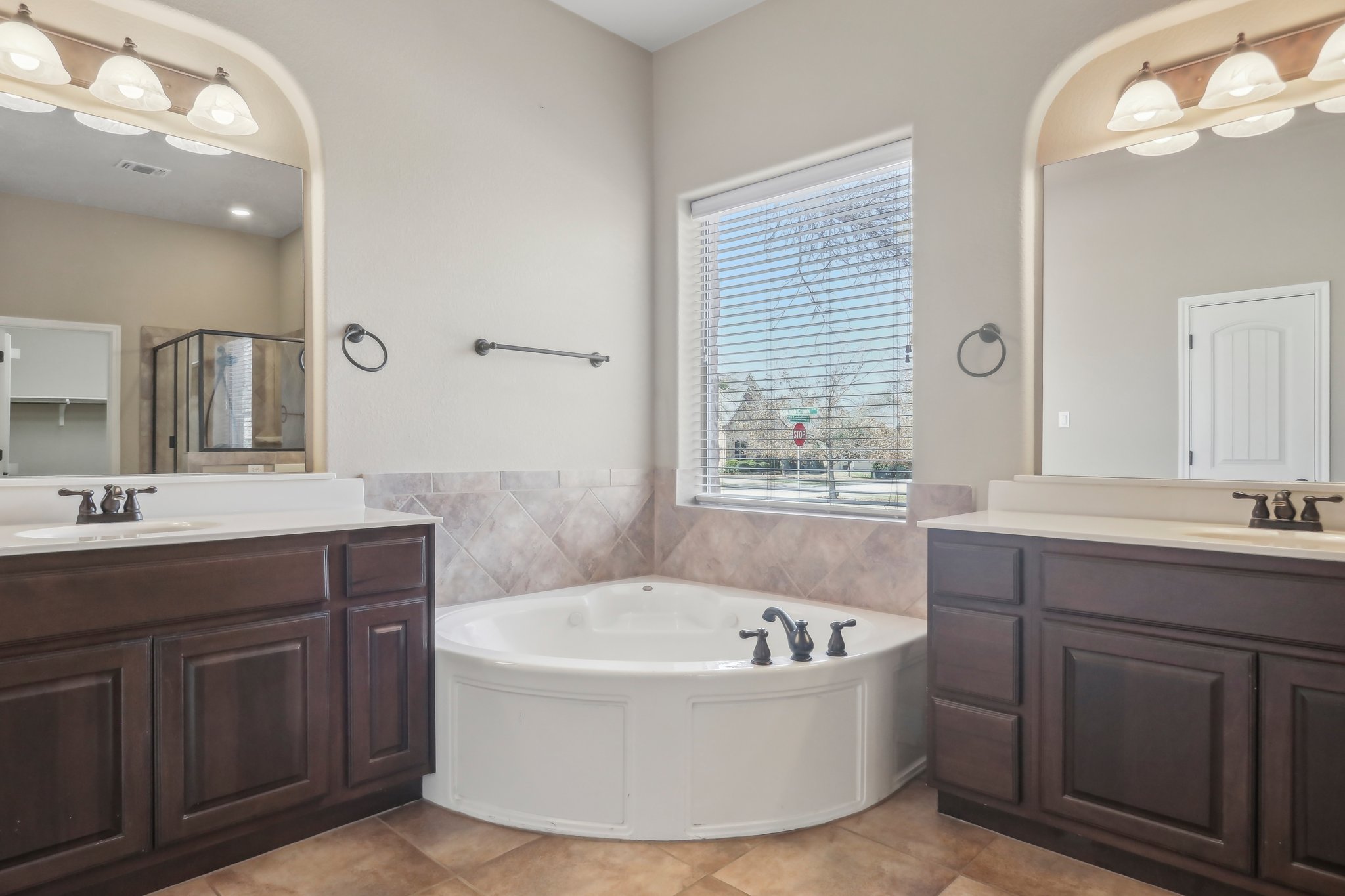 N Saddle Ridge Dr-039.jpg
