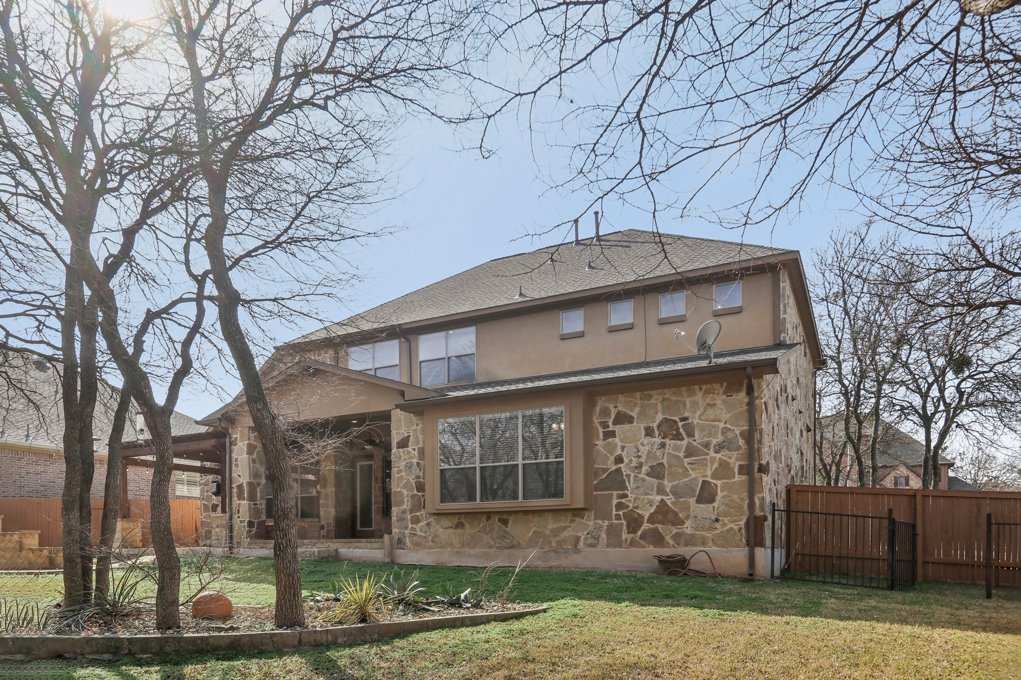 N Saddle Ridge Dr-060.jpg