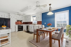 DSC01808 virtually staged.jpeg