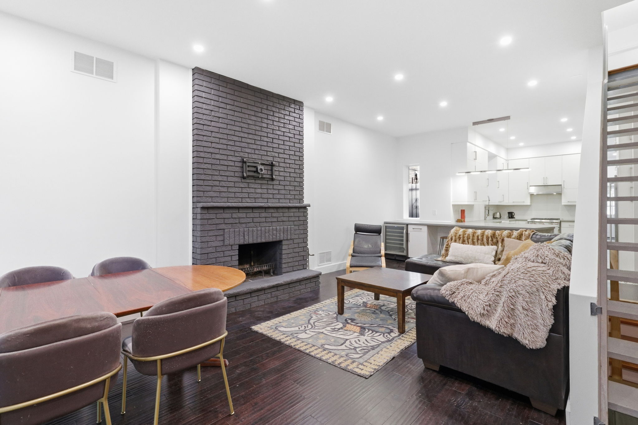 Property in Toronto — delivered property photograph 4