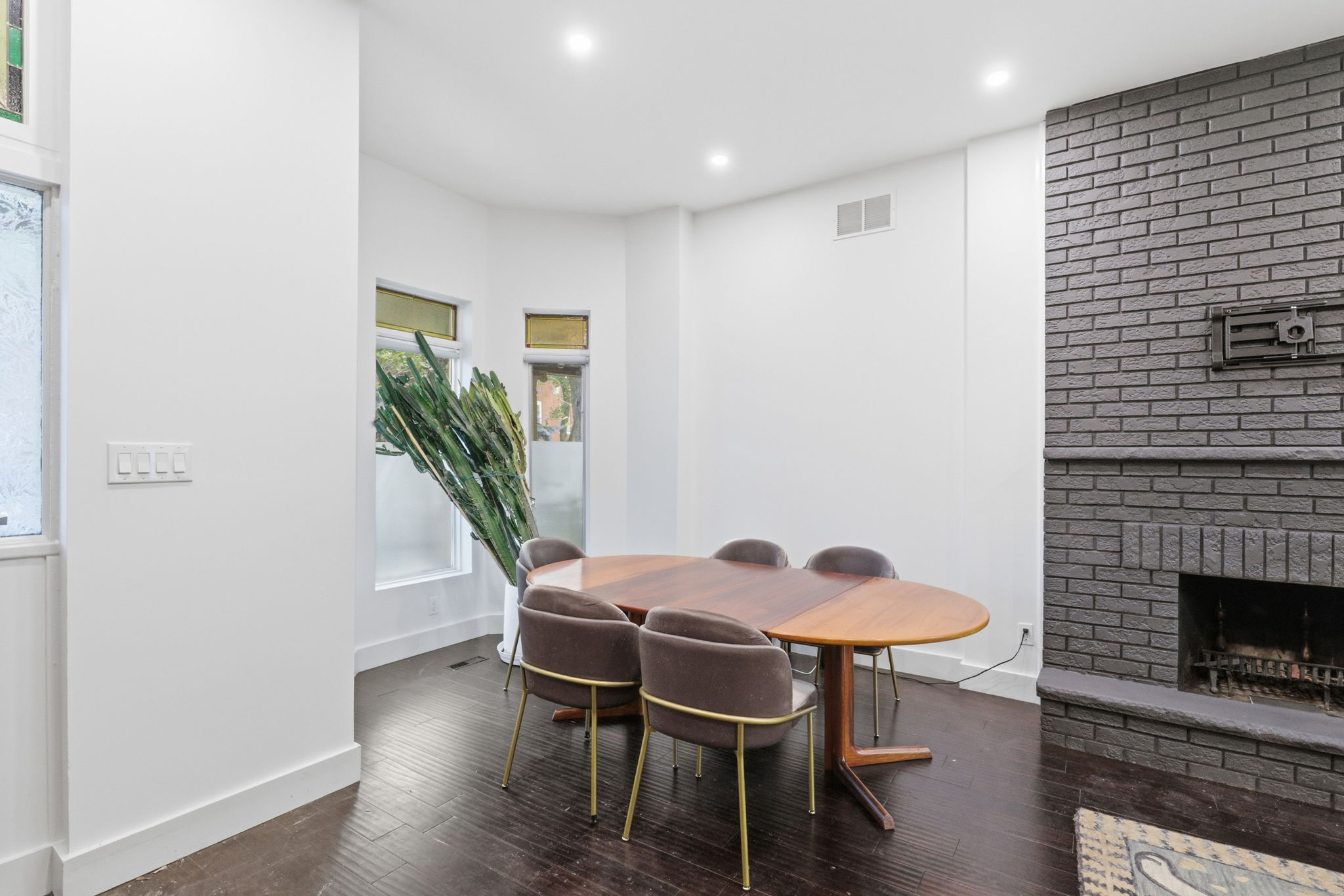 Property in Toronto — delivered property photograph 5
