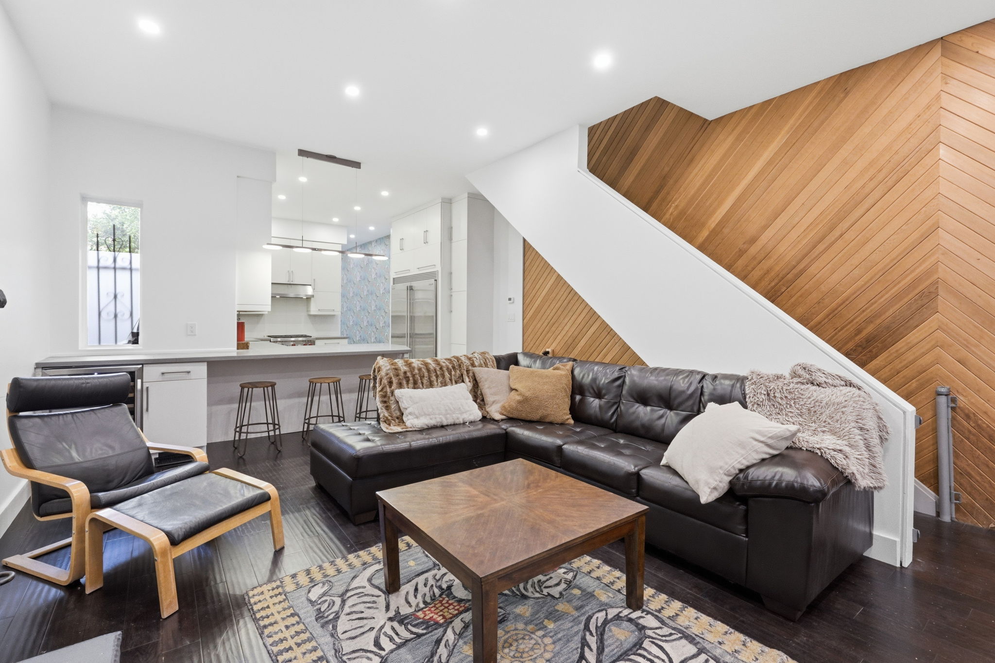 Property in Toronto — delivered property photograph 6