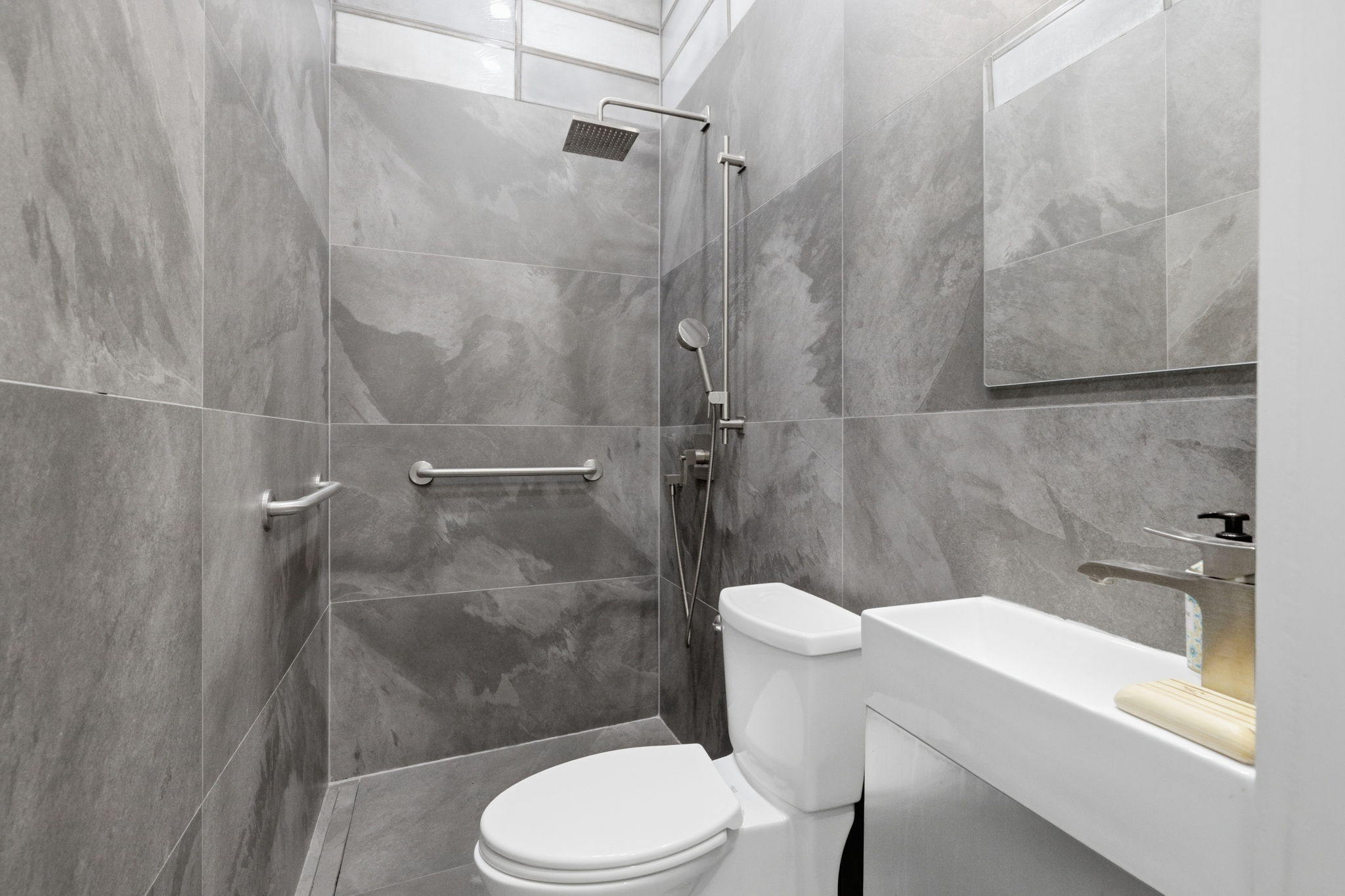 Property in Toronto — delivered property photograph 12