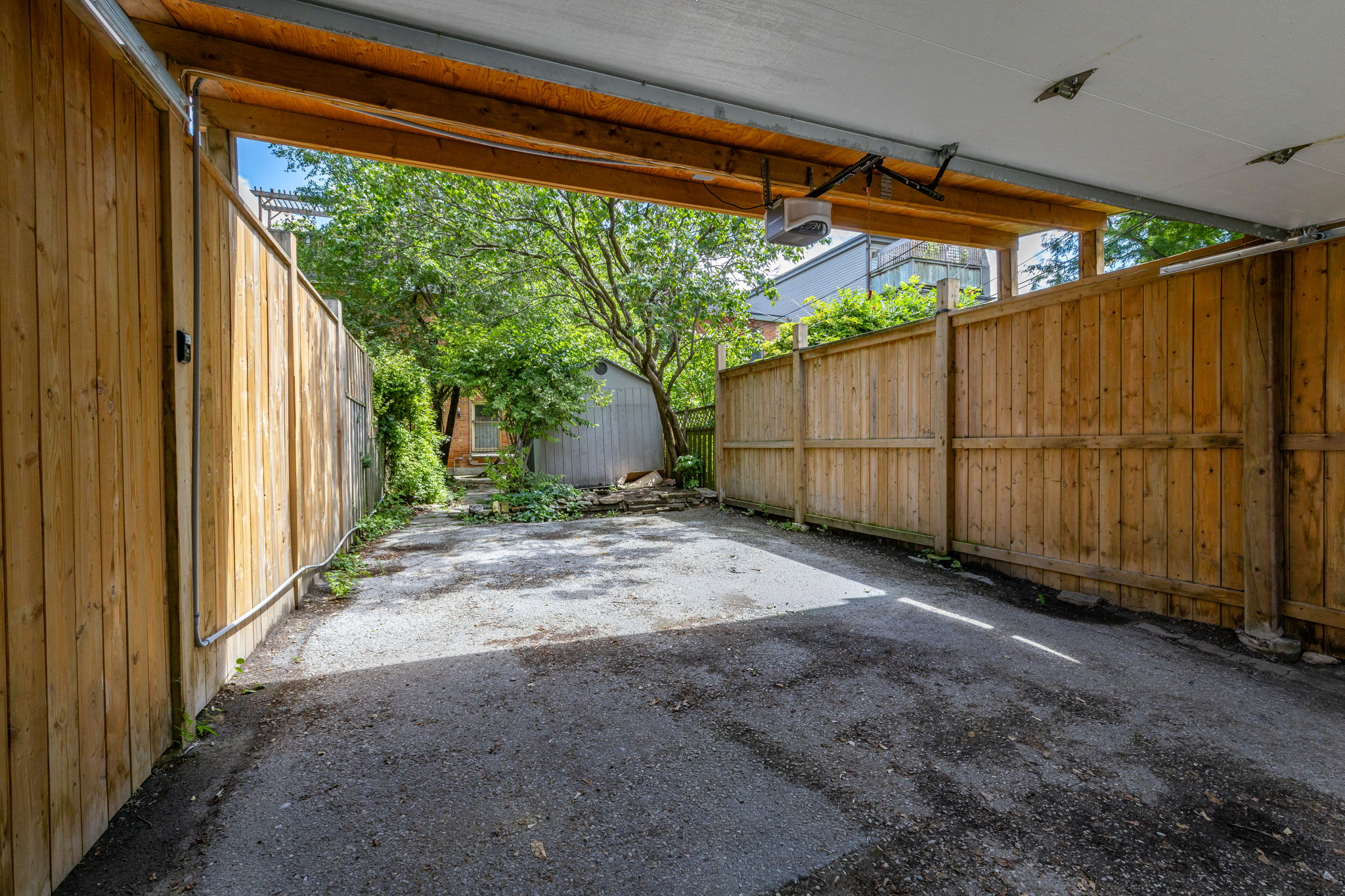 Property in Toronto — delivered property photograph 35