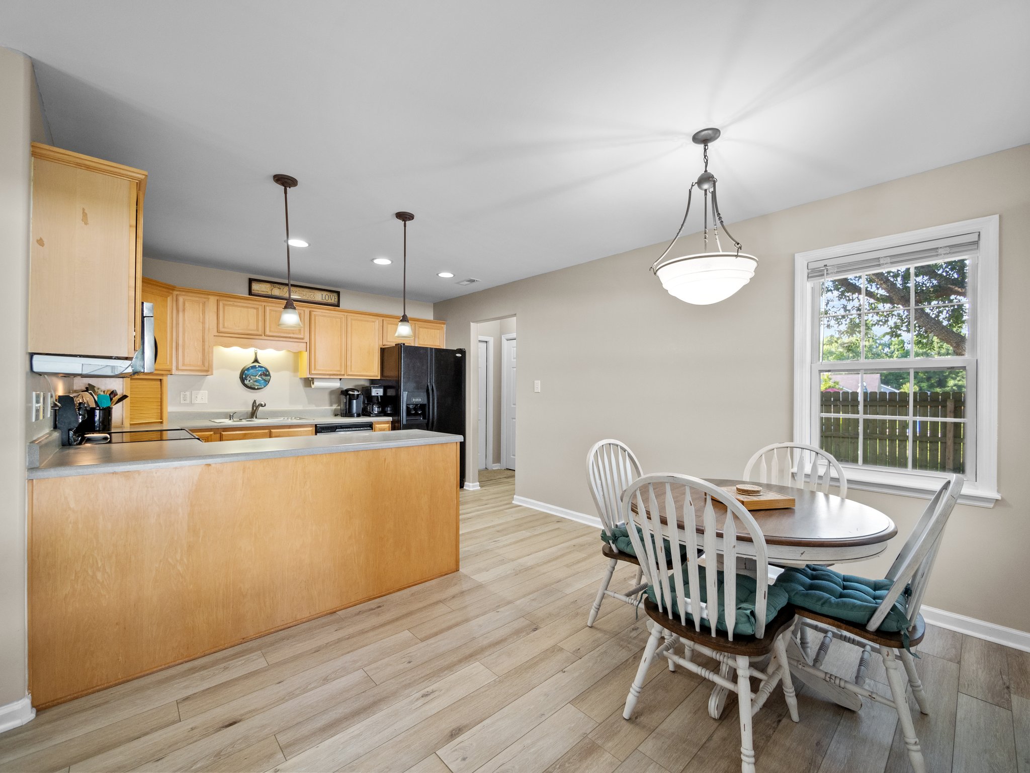 Kitchen/Breakfast Area