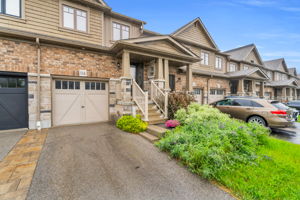 Front Porch/Entrance