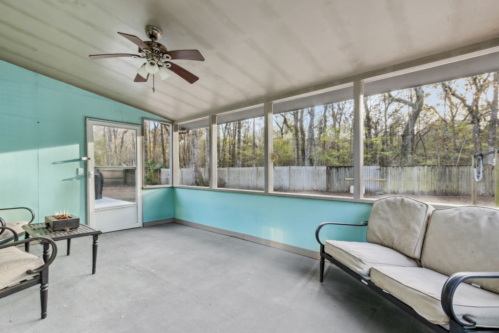 Screened-in Porch