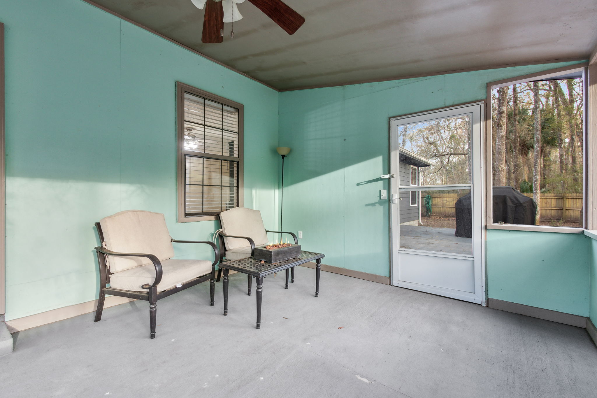 Screened-in Porch