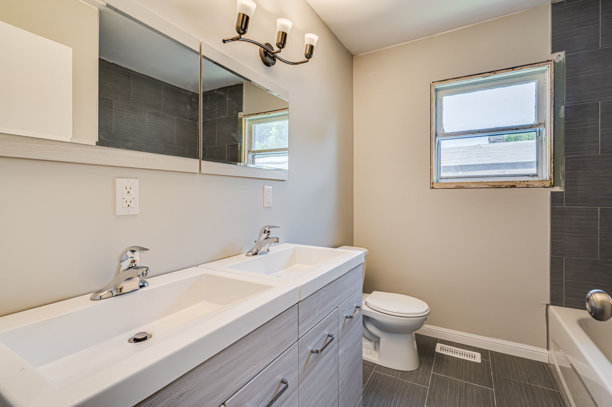  114 Zina St, Orangeville, ON L9W 1E8, US Photo 17