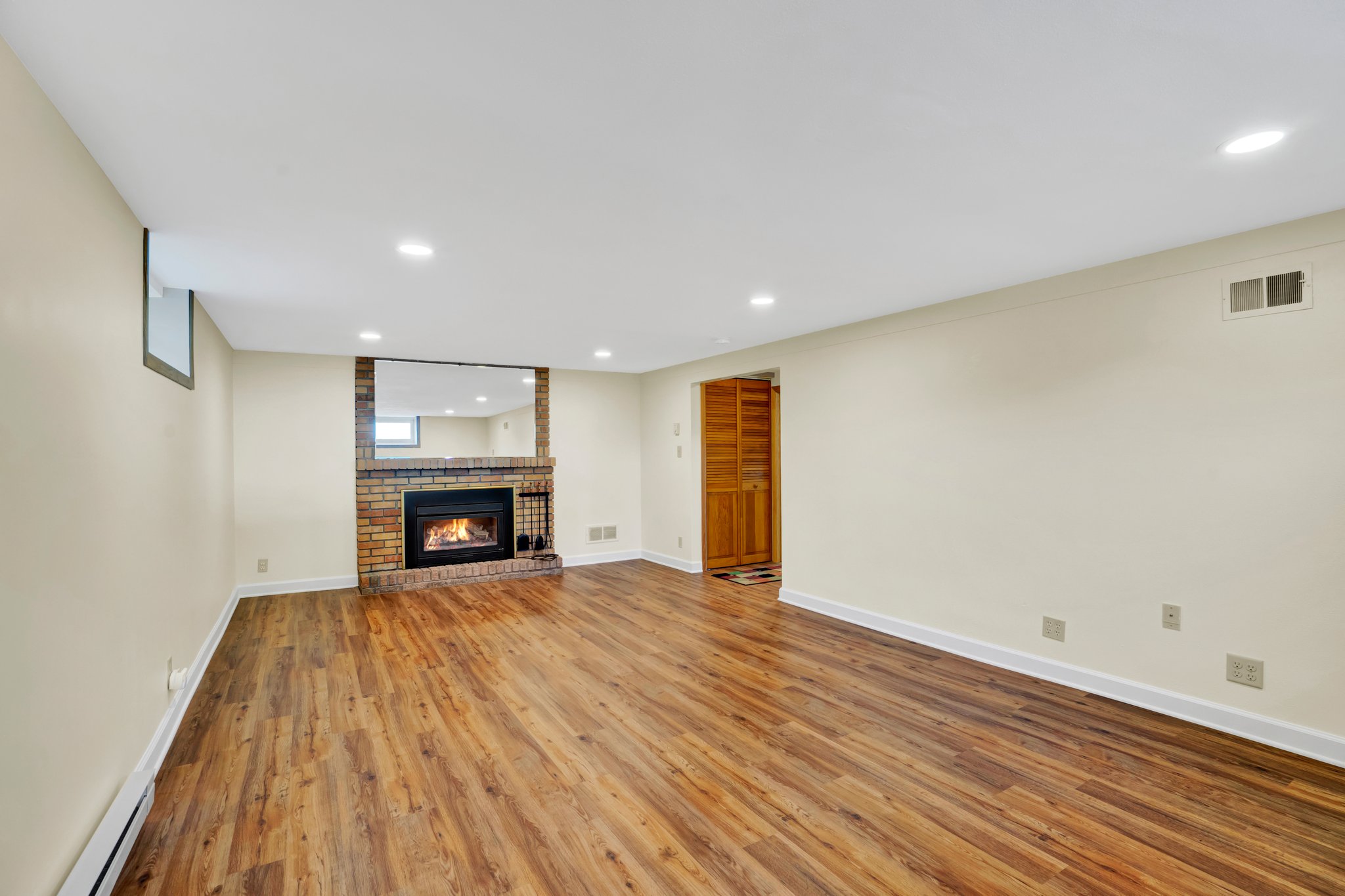 1140 Brooks Ave W, Roseville, MN 55113, USA Photo 20