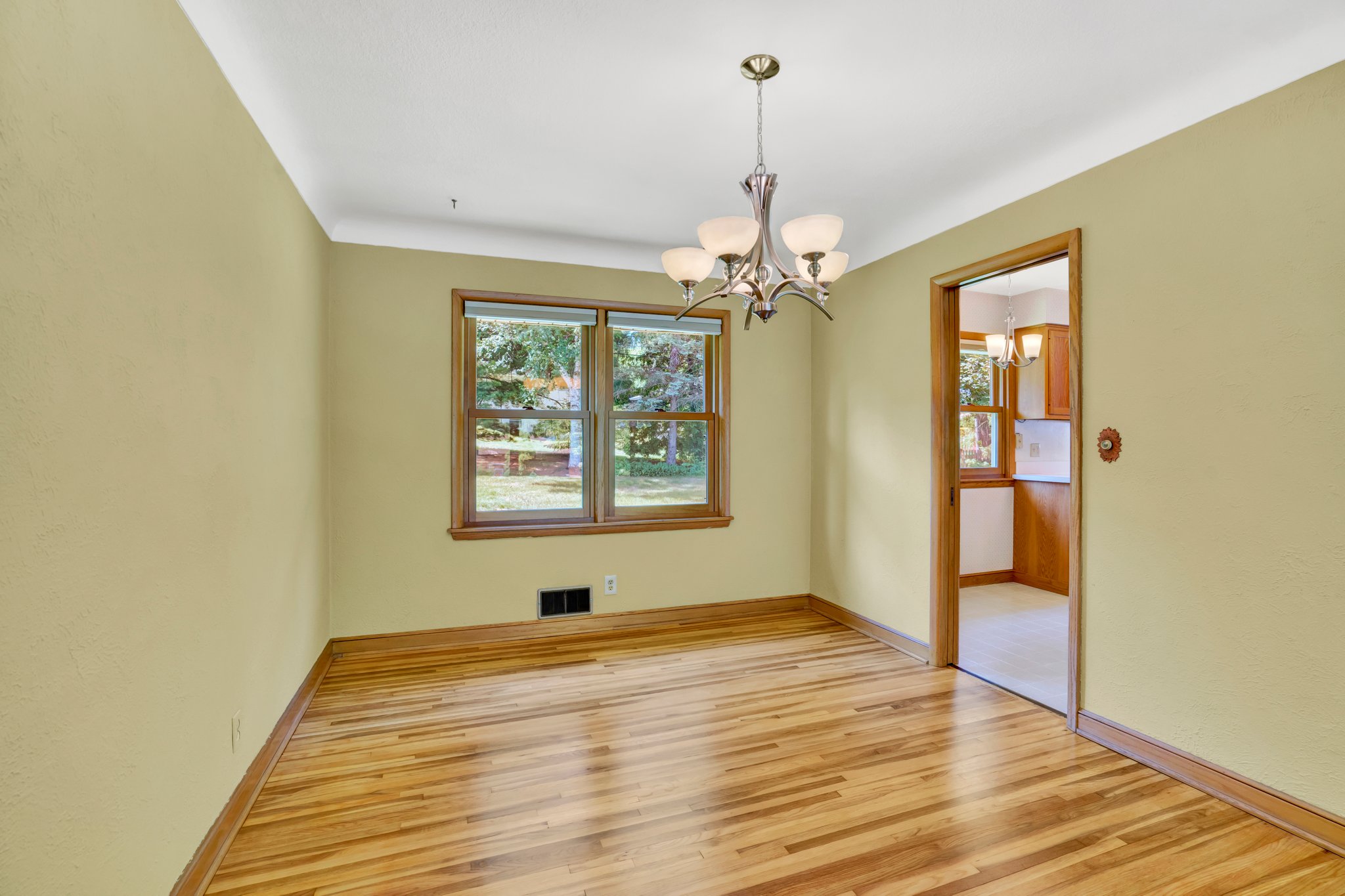 1140 Brooks Ave W, Roseville, MN 55113, USA Photo 18
