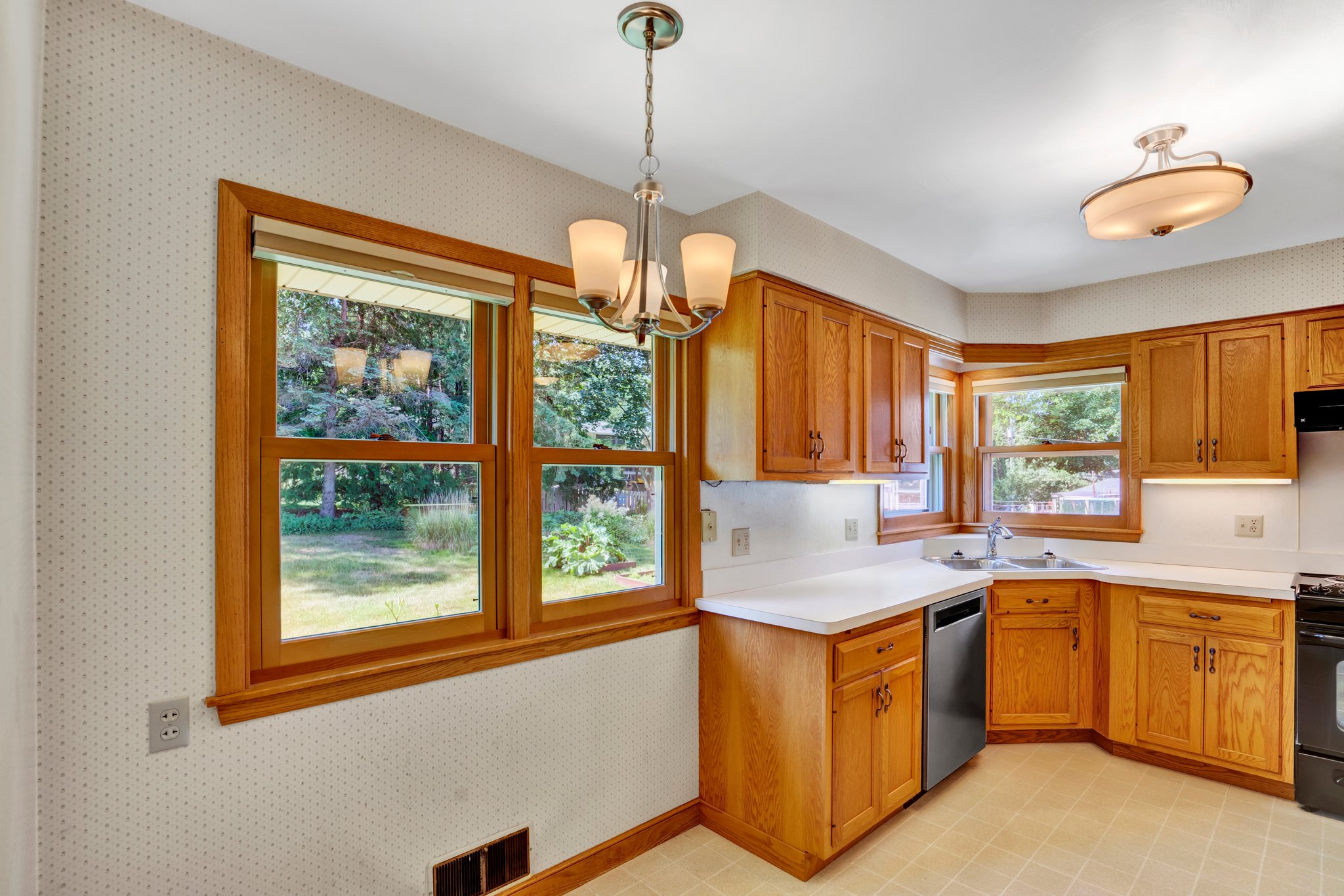 1140 Brooks Ave W, Roseville, MN 55113, USA Photo 7