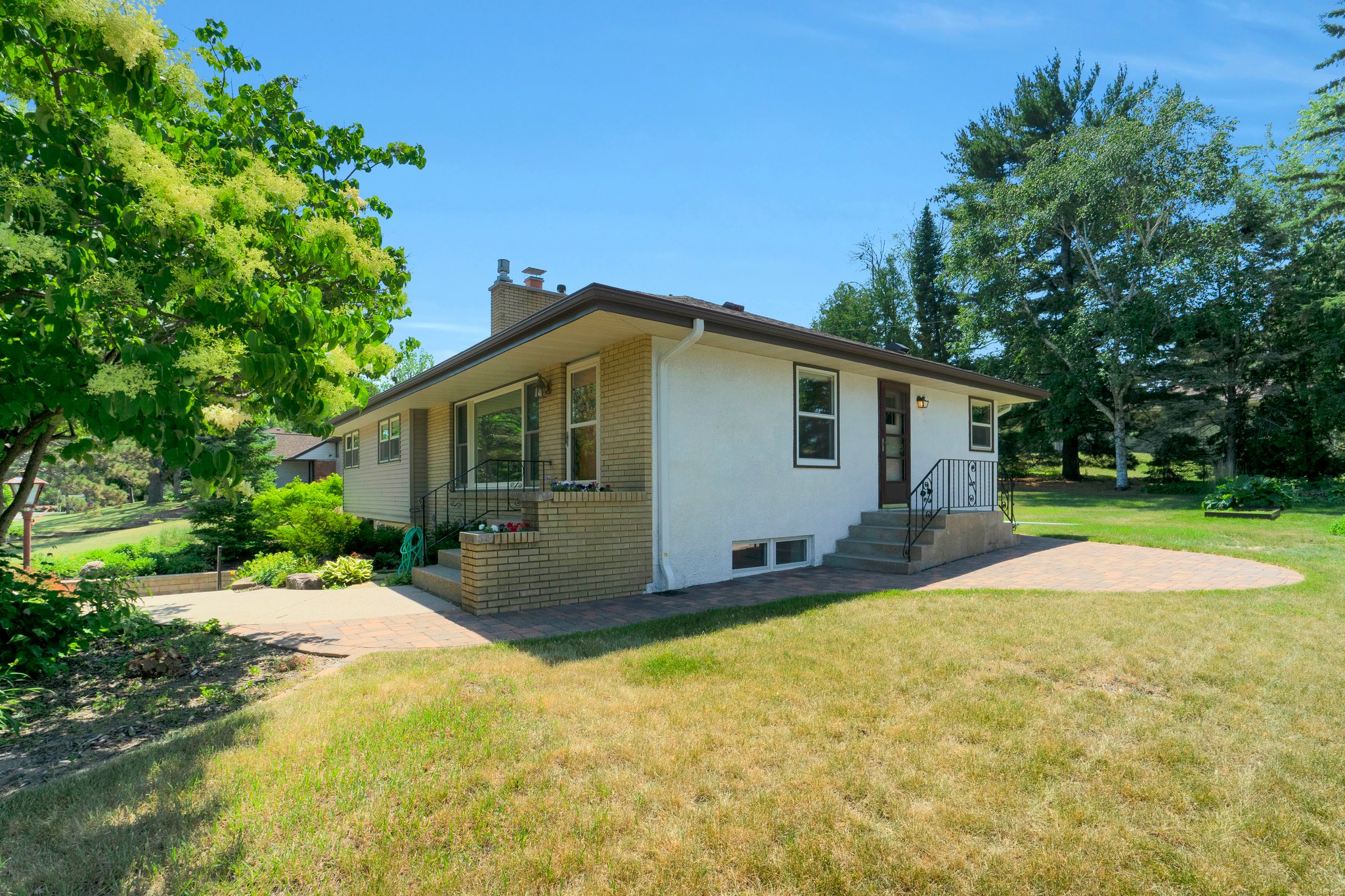 1140 Brooks Ave W, Roseville, MN 55113, USA Photo 27