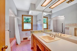 1140 Brooks Ave W, Roseville, MN 55113, USA Photo 18
