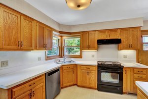 1140 Brooks Ave W, Roseville, MN 55113, USA Photo 8
