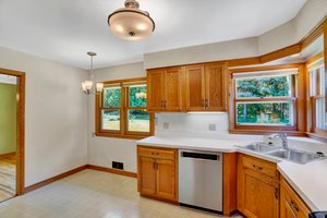 1140 Brooks Ave W, Roseville, MN 55113, USA Photo 9