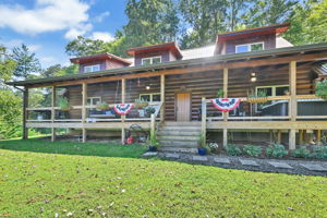 Front Porch/Entrance