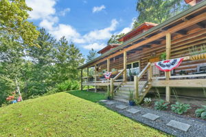 Front Porch/Entrance
