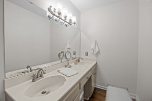  Photo 31