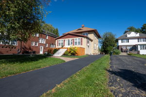  Photo 0