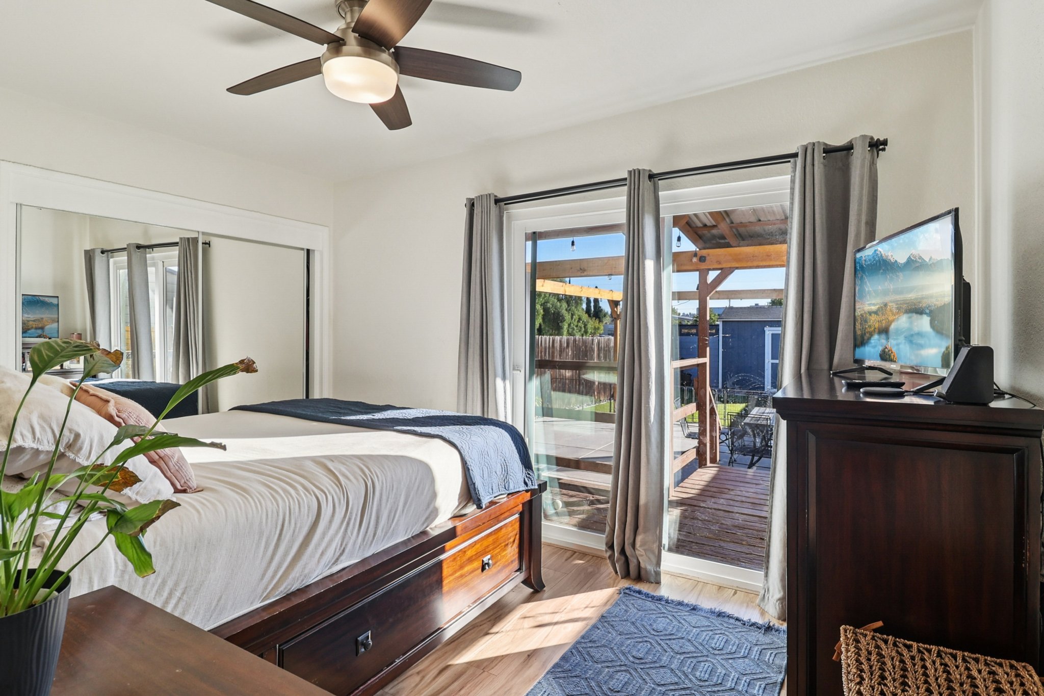 Sumner Ave 43-S1012-012.jpg