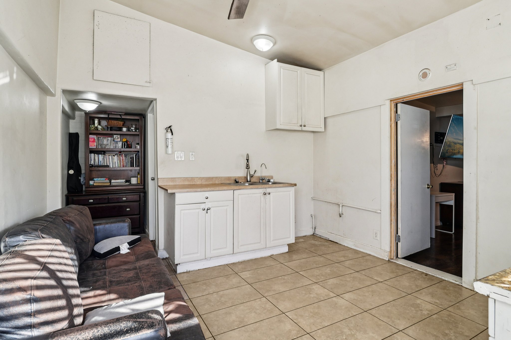 Sumner Ave 43-S1012-019.jpg