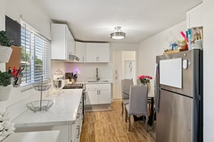 Sumner Ave 43-S1012-006.jpg